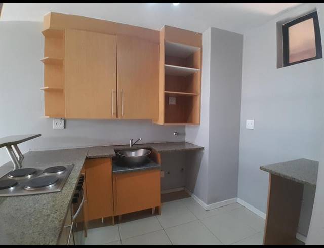 2 BEDROOM APARTMENT FOR SALE IN ROOIHUISKRAAL NORTH